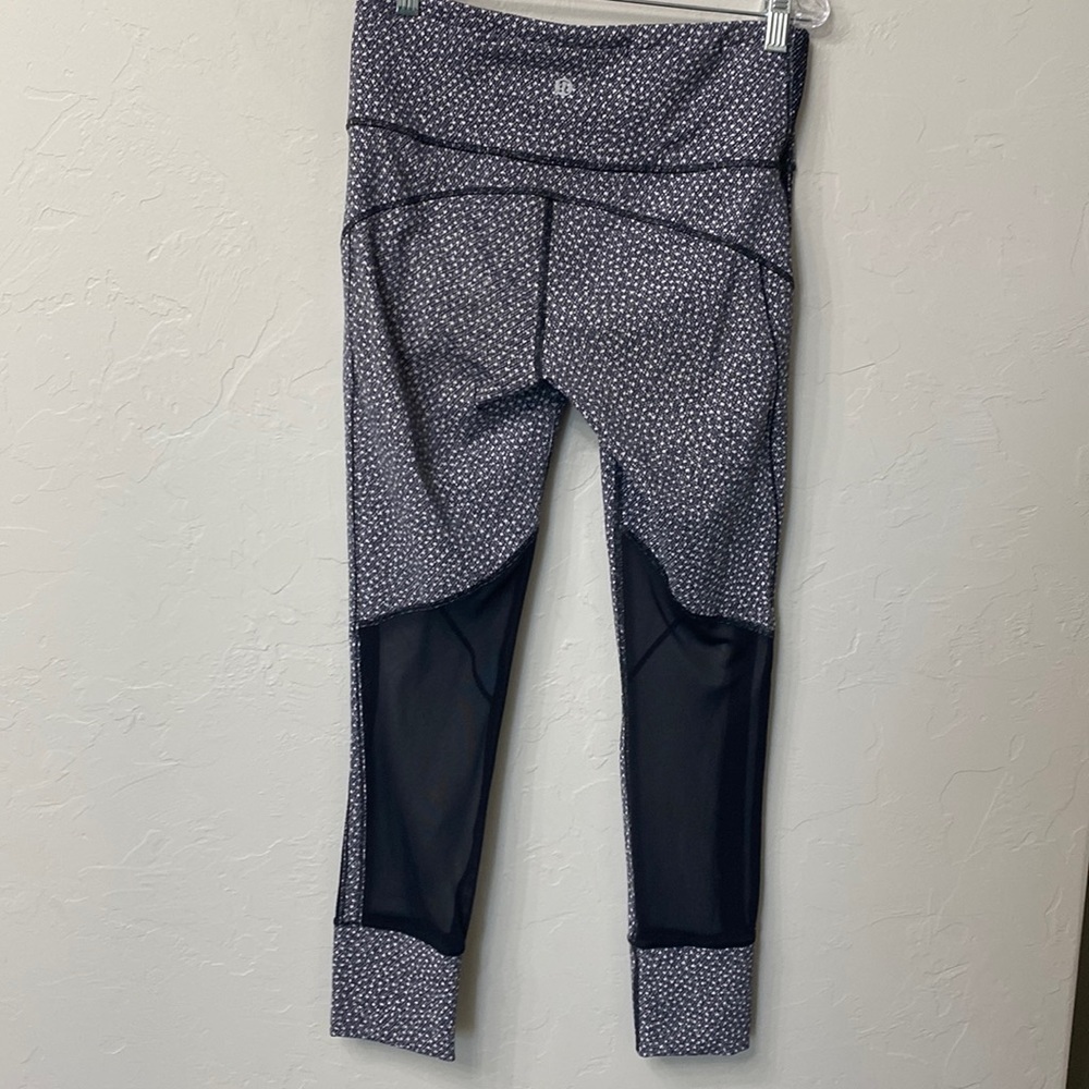 Lululemon Hit it mesh 7/8 leggings size 6